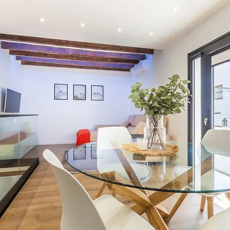 Vakantiehuis Modern Balcony House - Solarium Terrace - Parking