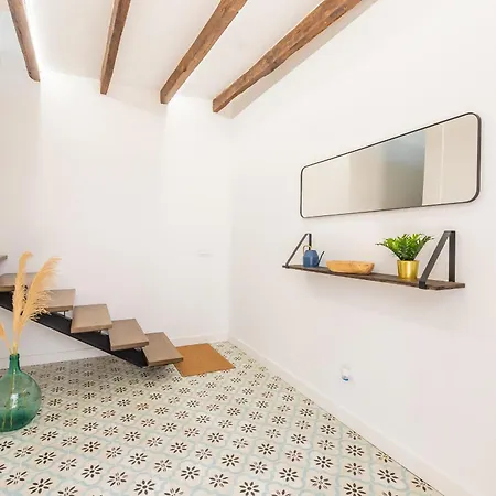 Modern Balcony House - Solarium Terrace - Parking *