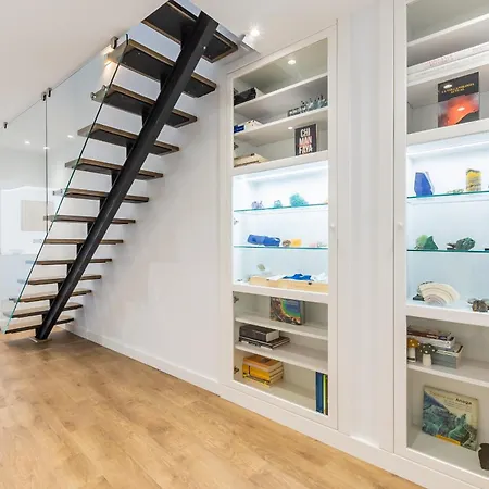 Modern Balcony House - Solarium Terrace - Parking *