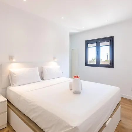 Modern Balcony House - Solarium Terrace - Parking *