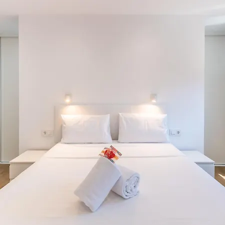 Modern Balcony House - Solarium Terrace - Parking